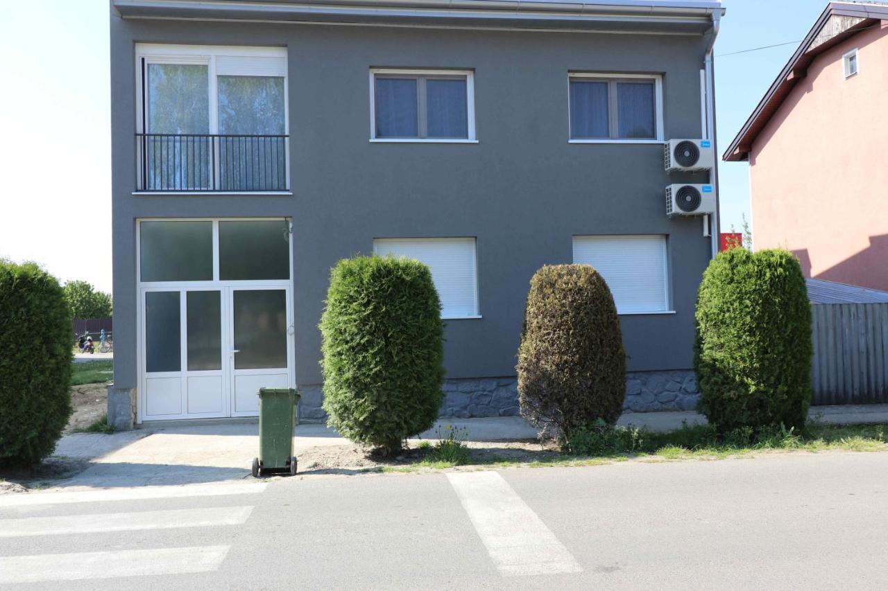 Forum Apartmani I Sobe Donji Miholjac 外观 照片